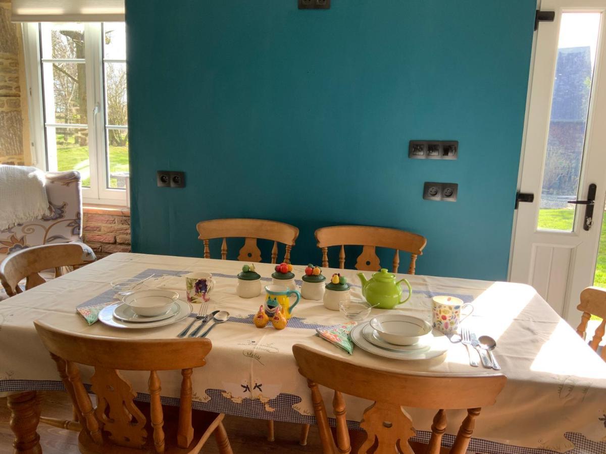 Welcoming And Peaceful Bed And Breakfast Fougerolles-du-Plessis Exterior foto