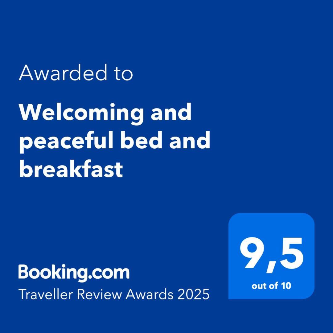 Welcoming And Peaceful Bed And Breakfast Fougerolles-du-Plessis Exterior foto
